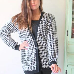 Lizsport Vintage Navy & White Oversized Houndstooth Knit Cardigan in 100% Cotton